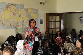 Discussion pendant l’atelier »Carrières académiques féminines en Afrique«